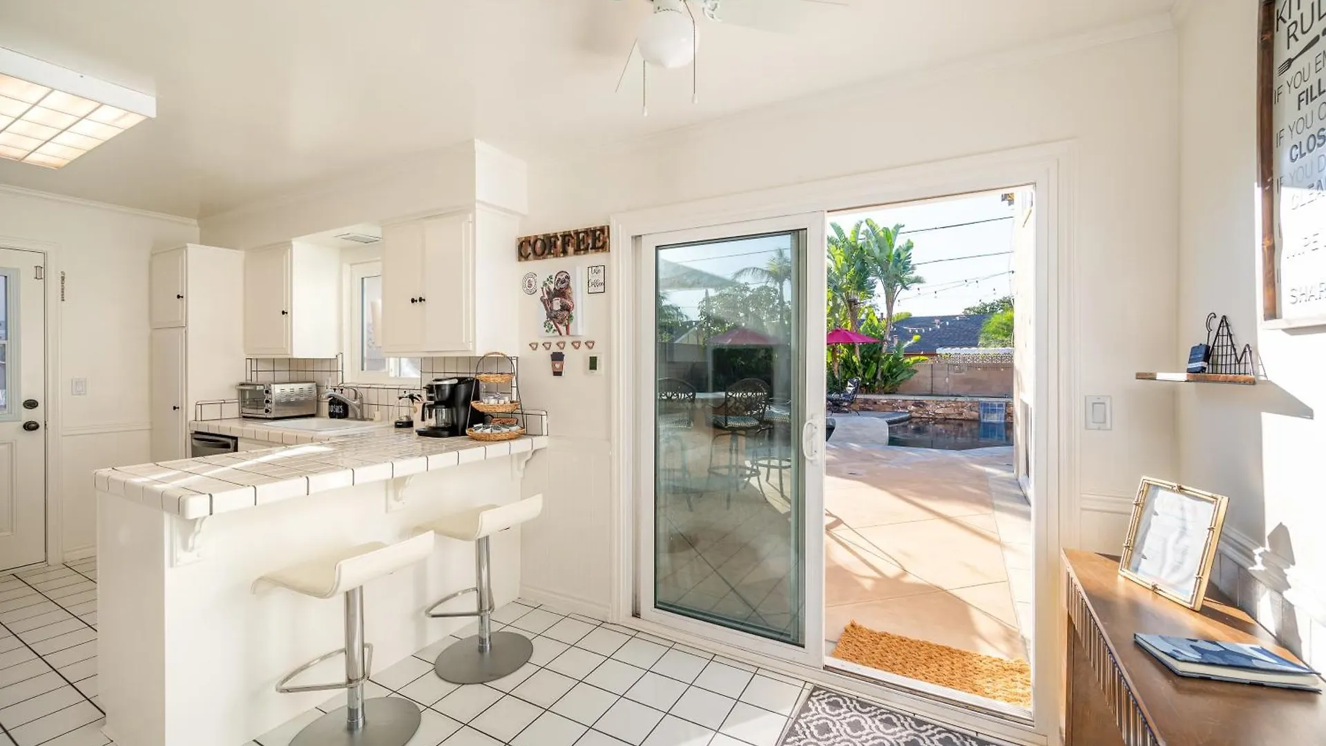 Amazing Modern Pool House Near Disneyland Anaheim Holiday home