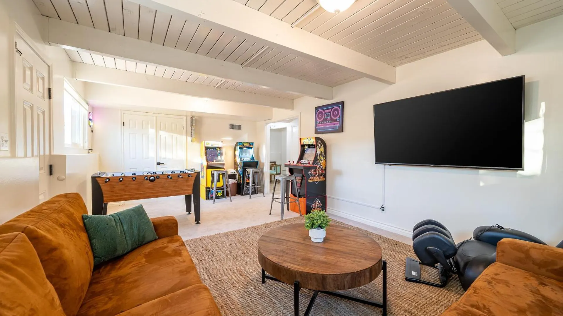 Amazing Modern Pool House Near Disneyland Anaheim