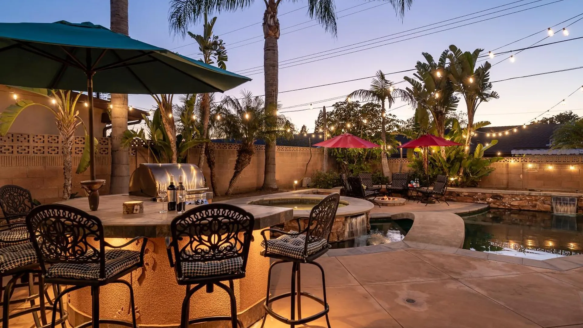 Amazing Modern Pool House Near Disneyland Anaheim Holiday home